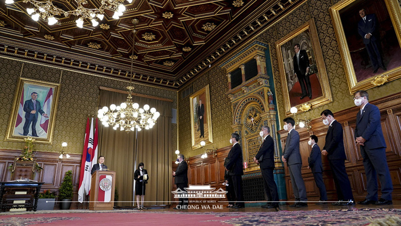 Remarks by President Moon Jae-in during Visit to Vienna City Hall