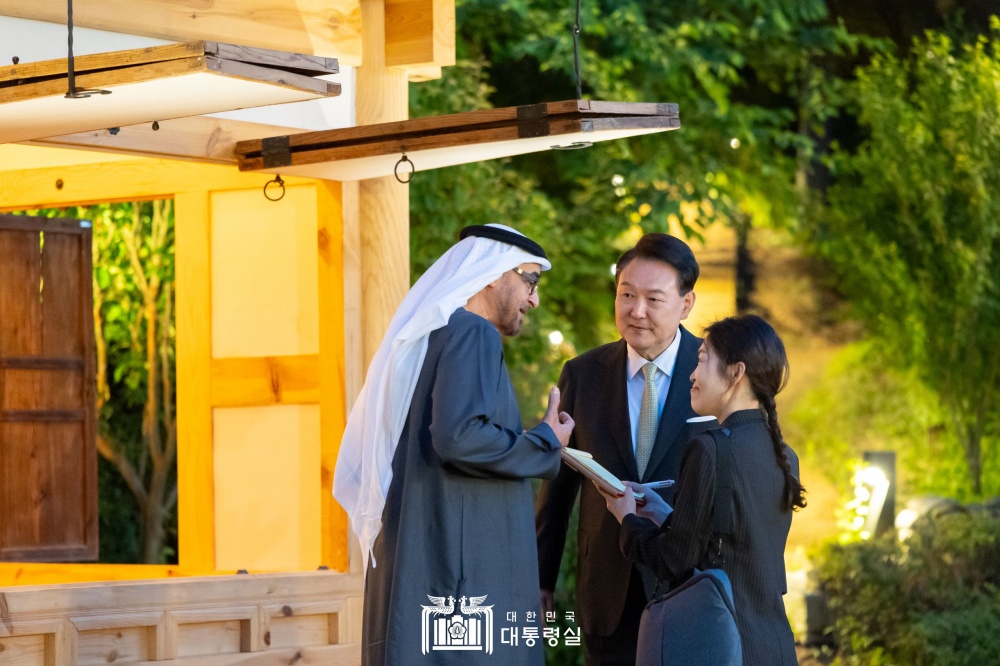 윤석열&nbsp;대통령, '모하메드' 아랍에미리트연합국(UAE) 대통령과 차담